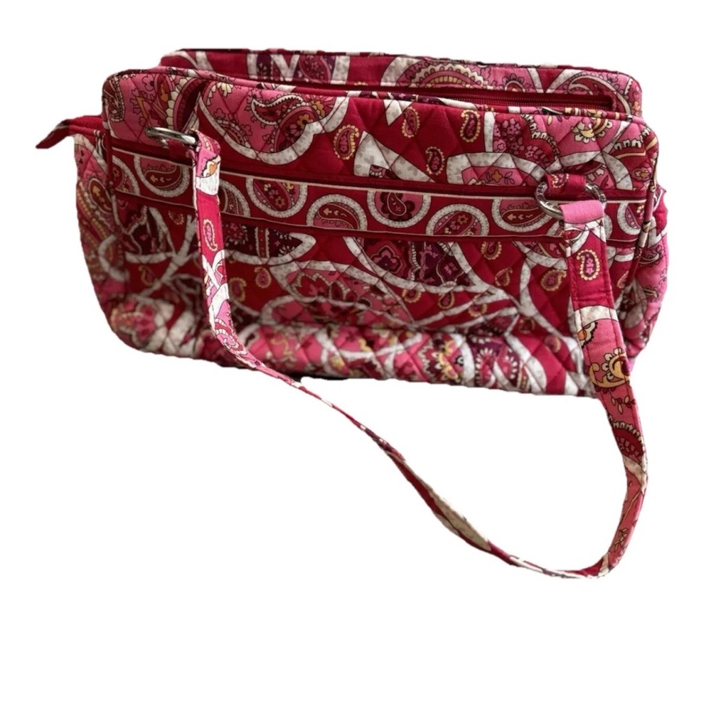 Vera Bradley Retired Red Roses Posey Paisley Print Shoulder bag,‎ EUC quilted